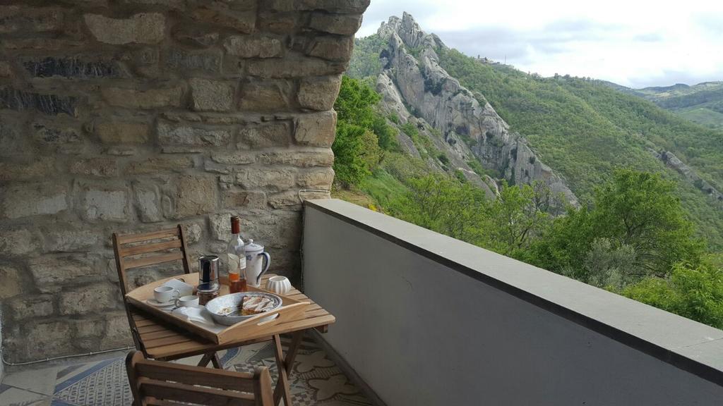 Casa Dell'Avventura Apartment Castelmezzano Exterior foto